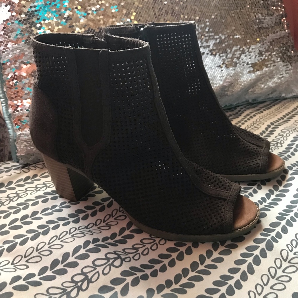 Booties - Picture 4 of 4